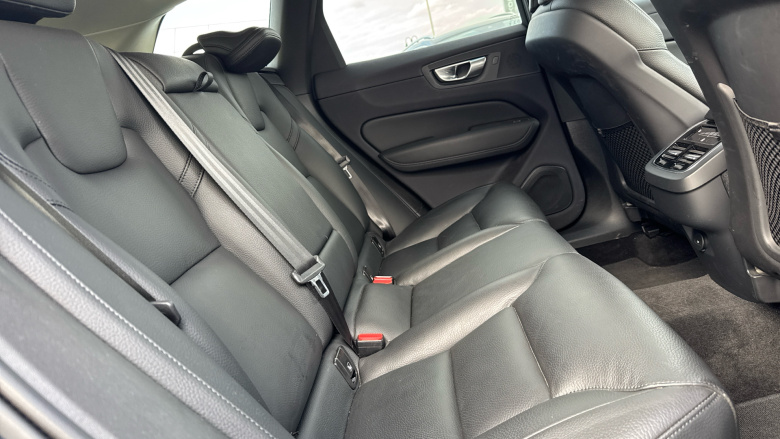 Volvo Xc60 2.0 B4P Plus Dark 5dr Geartronic Petrol Estate
